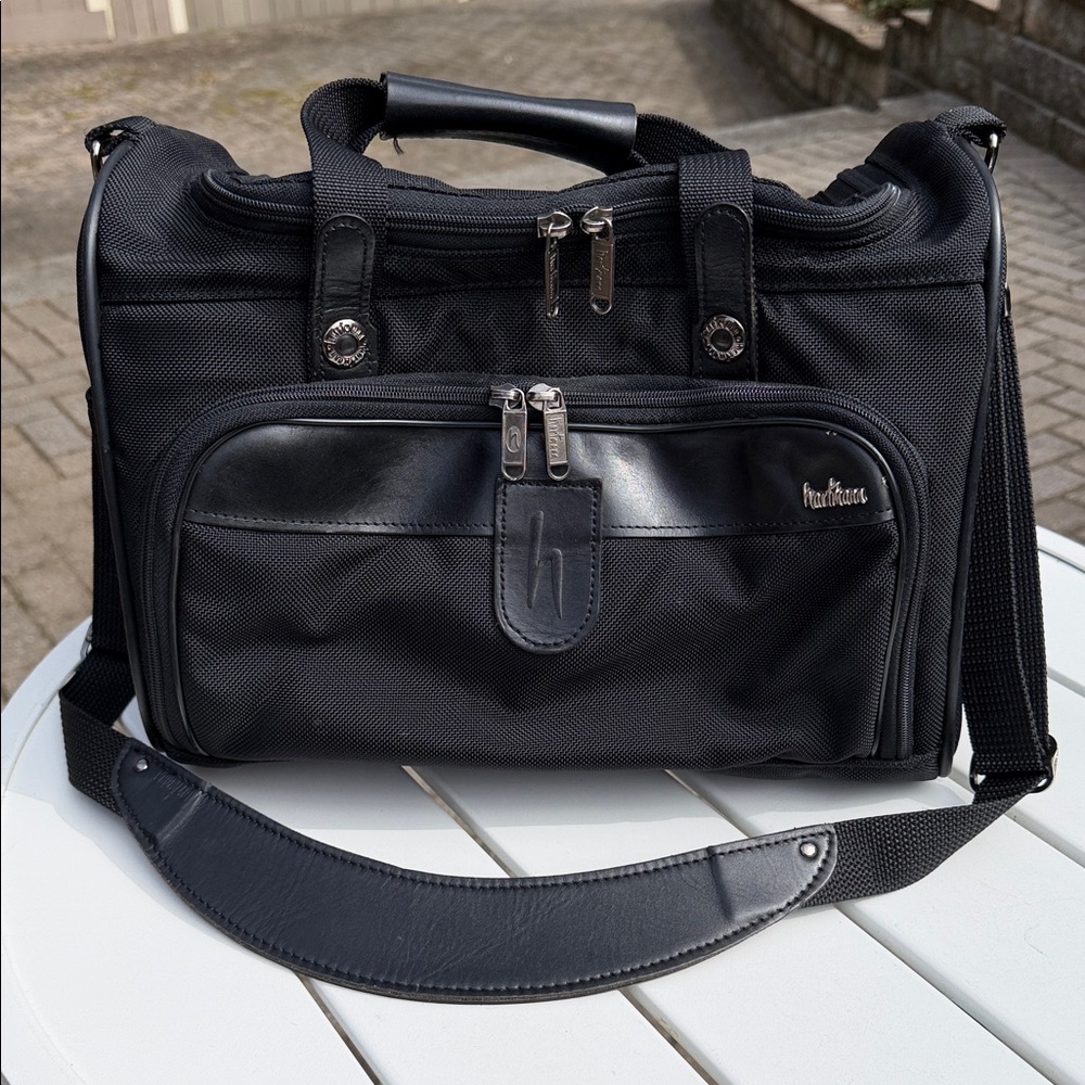 HARTMANN SMALL CARRY ON COSMETIC, TOILETRY BAG BLACK NILON WITH STRAP